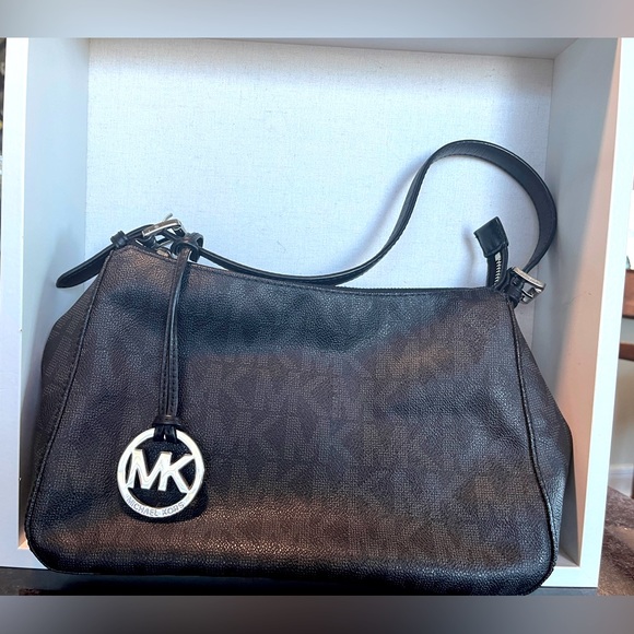 Michael Kors black purse - Picture 1 of 9